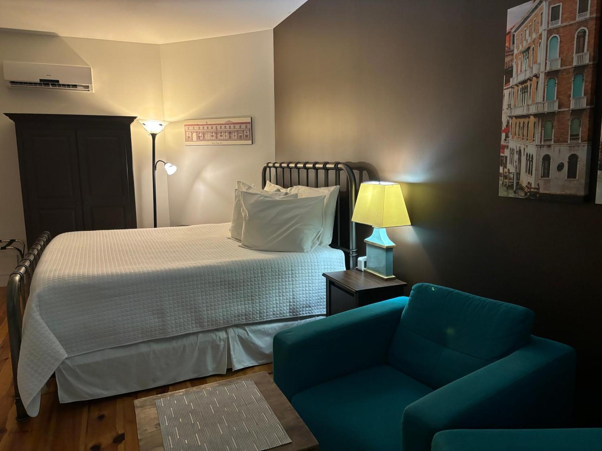 Hotel Belle De Nuit à Wakefield Extérieur photo